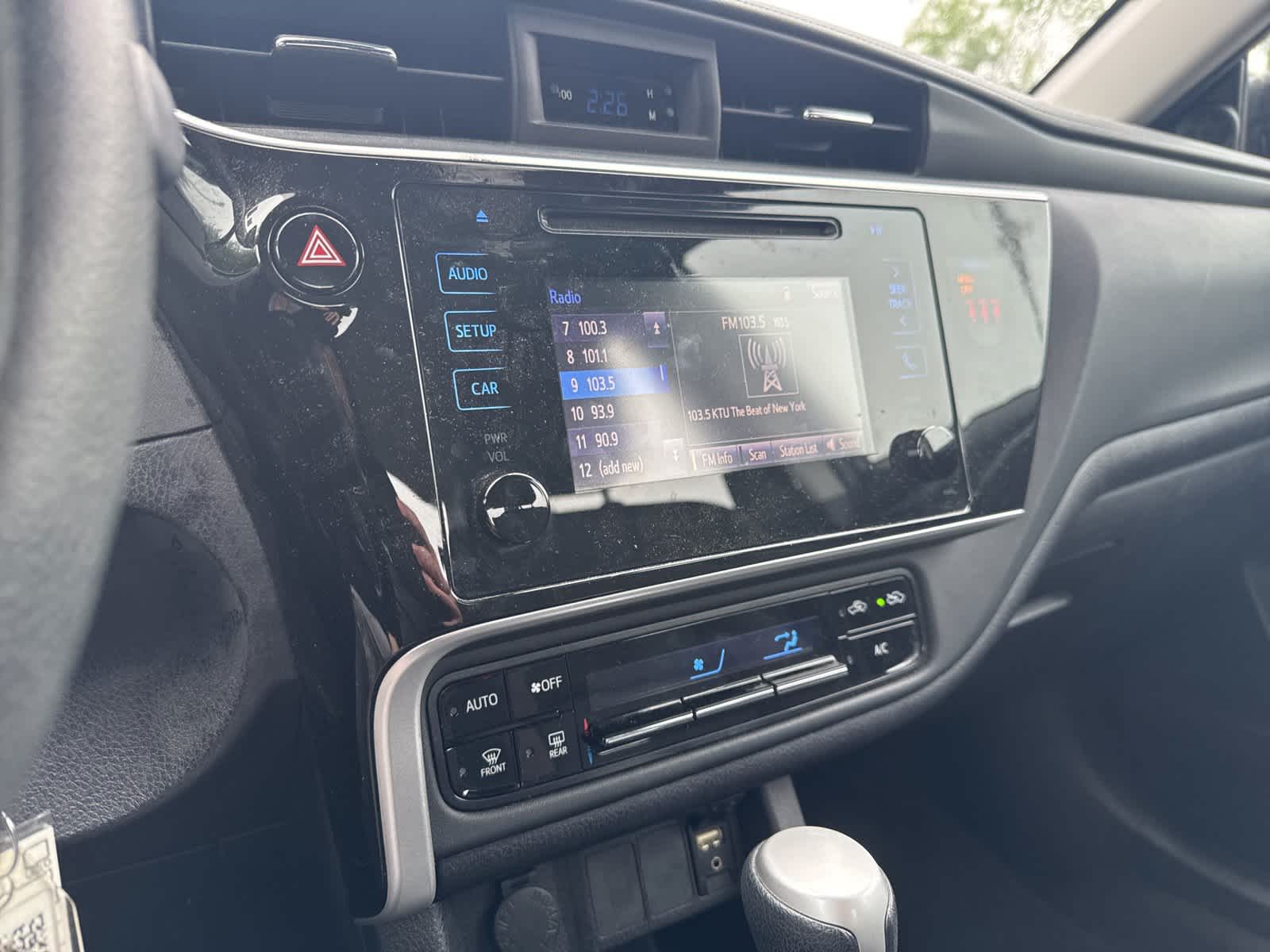 2018 Toyota Corolla LE 13