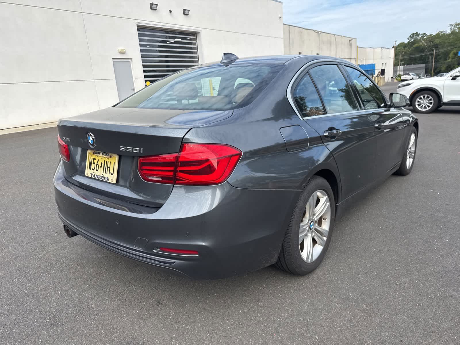 Thumbnail: 2017 BMW 3 Series - 5