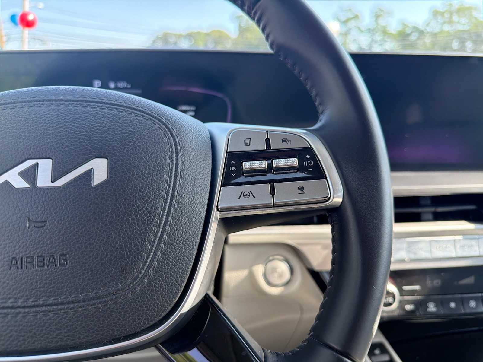 Thumbnail: 2023 Kia Telluride - 24