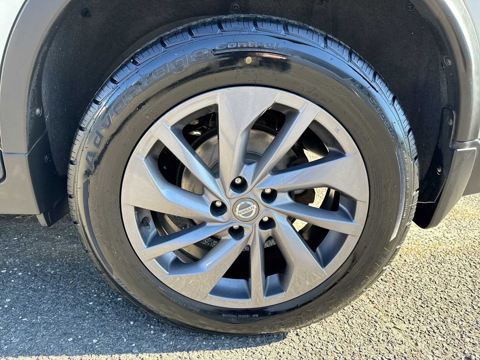 Thumbnail: 2016 Nissan Rogue - 19