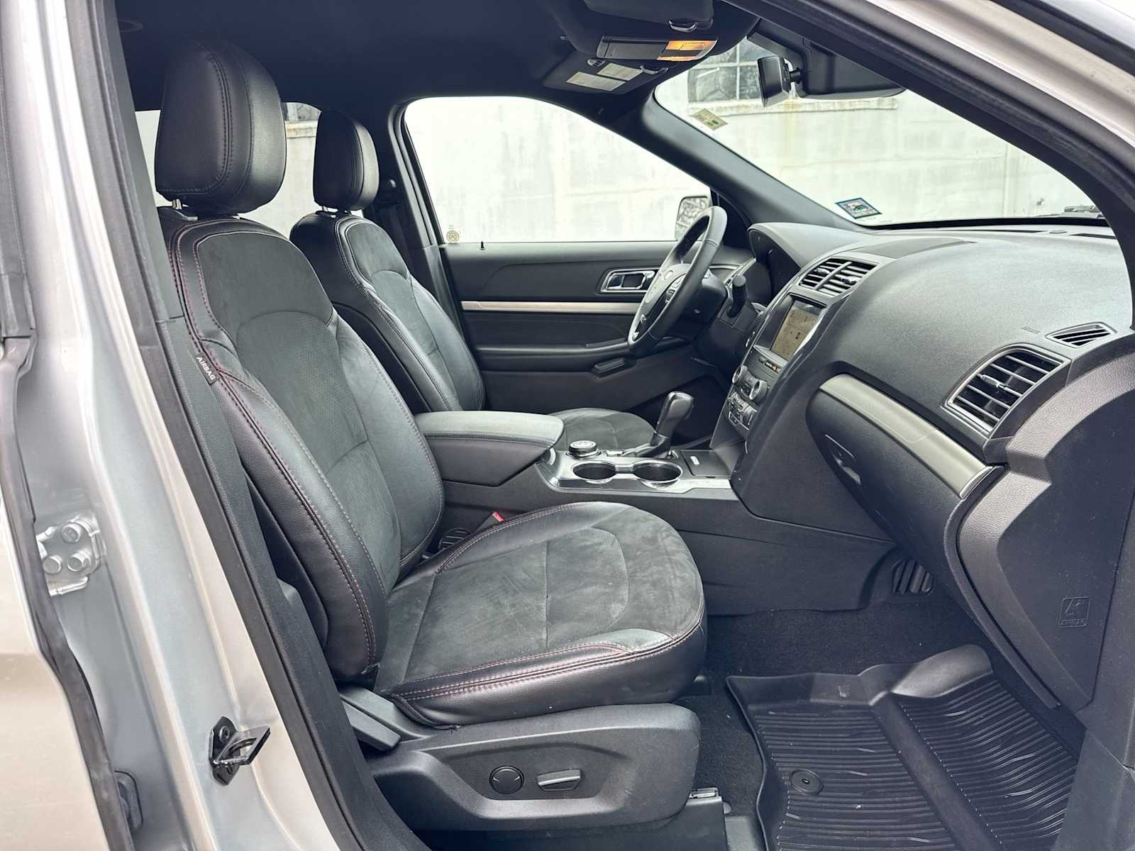 Thumbnail: 2019 Ford Explorer - 15