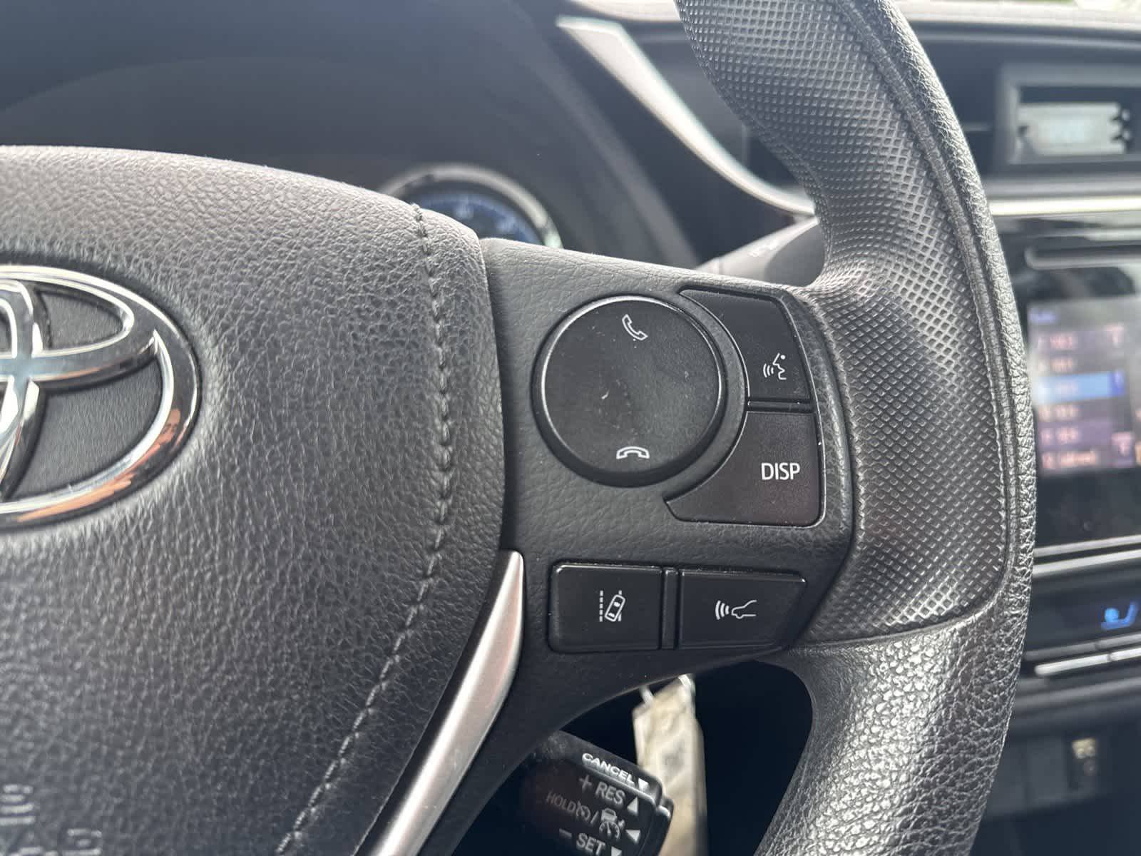 2018 Toyota Corolla LE 17