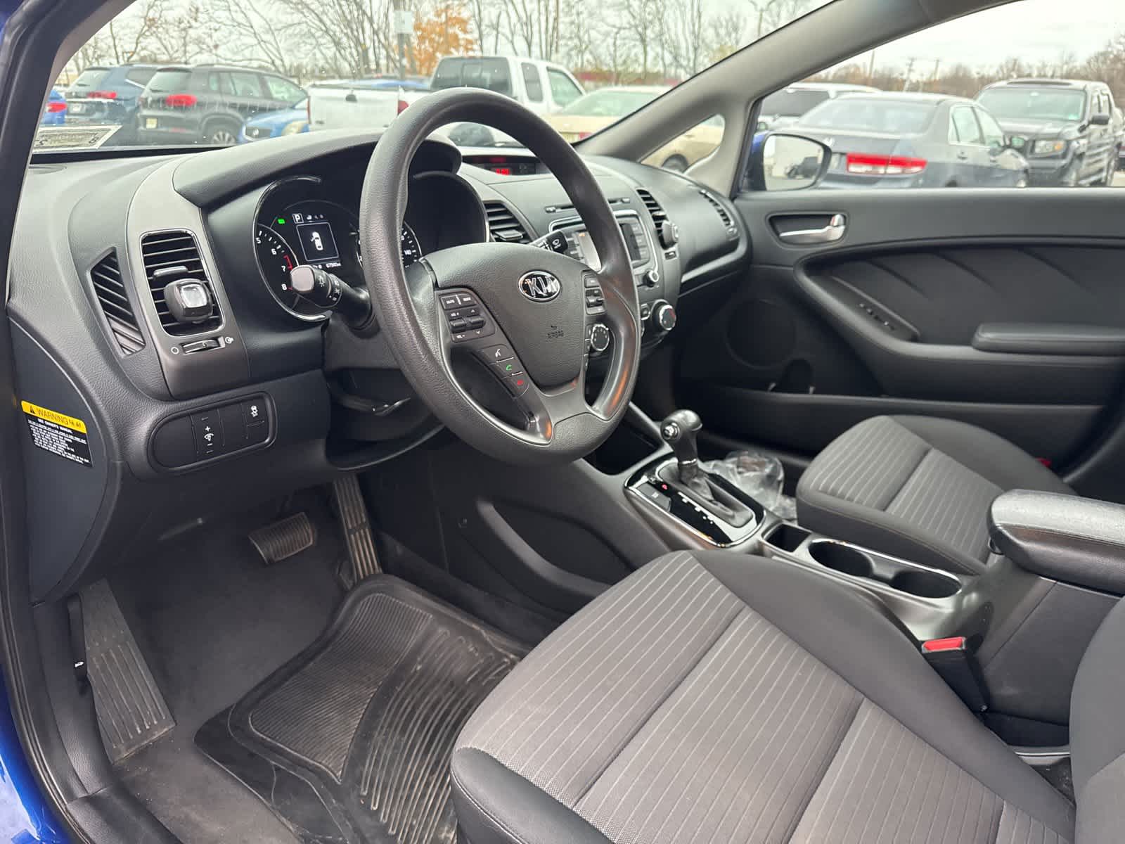 Thumbnail: 2017 Kia Forte - 11