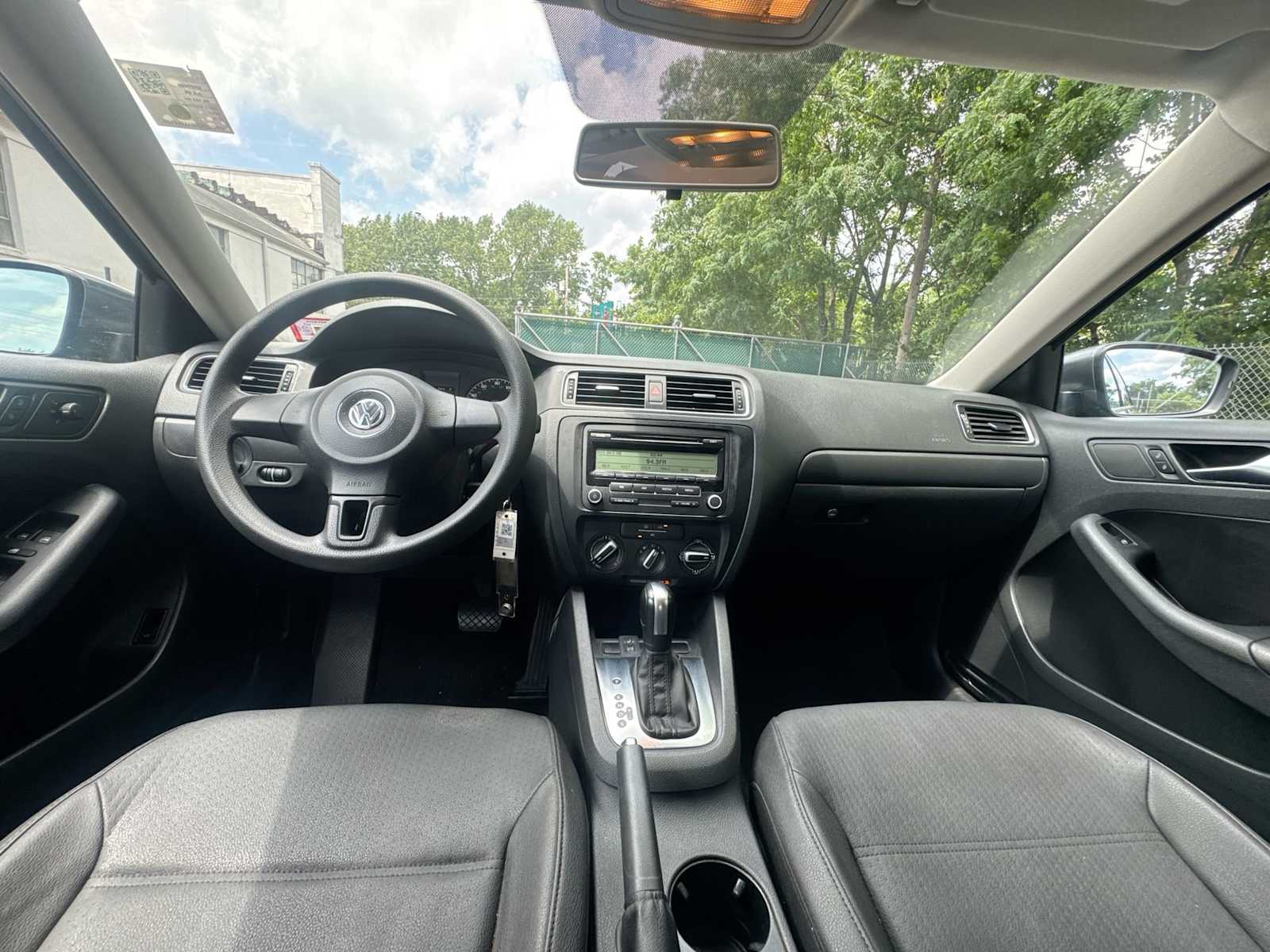 Thumbnail: 2011 Volkswagen Jetta - 20