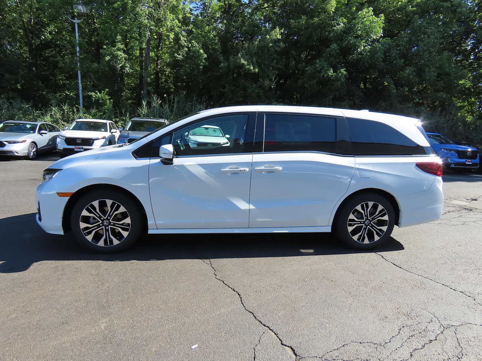 Thumbnail: 2026 Honda Odyssey - 3