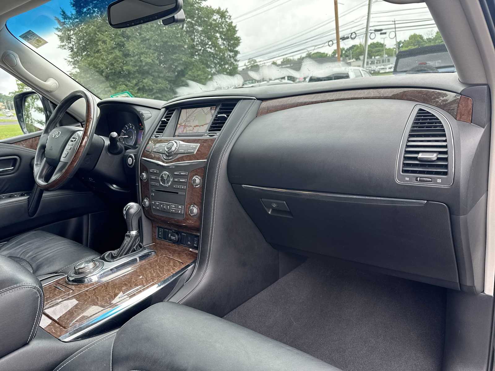 Thumbnail: 2016 INFINITI QX80 - 16