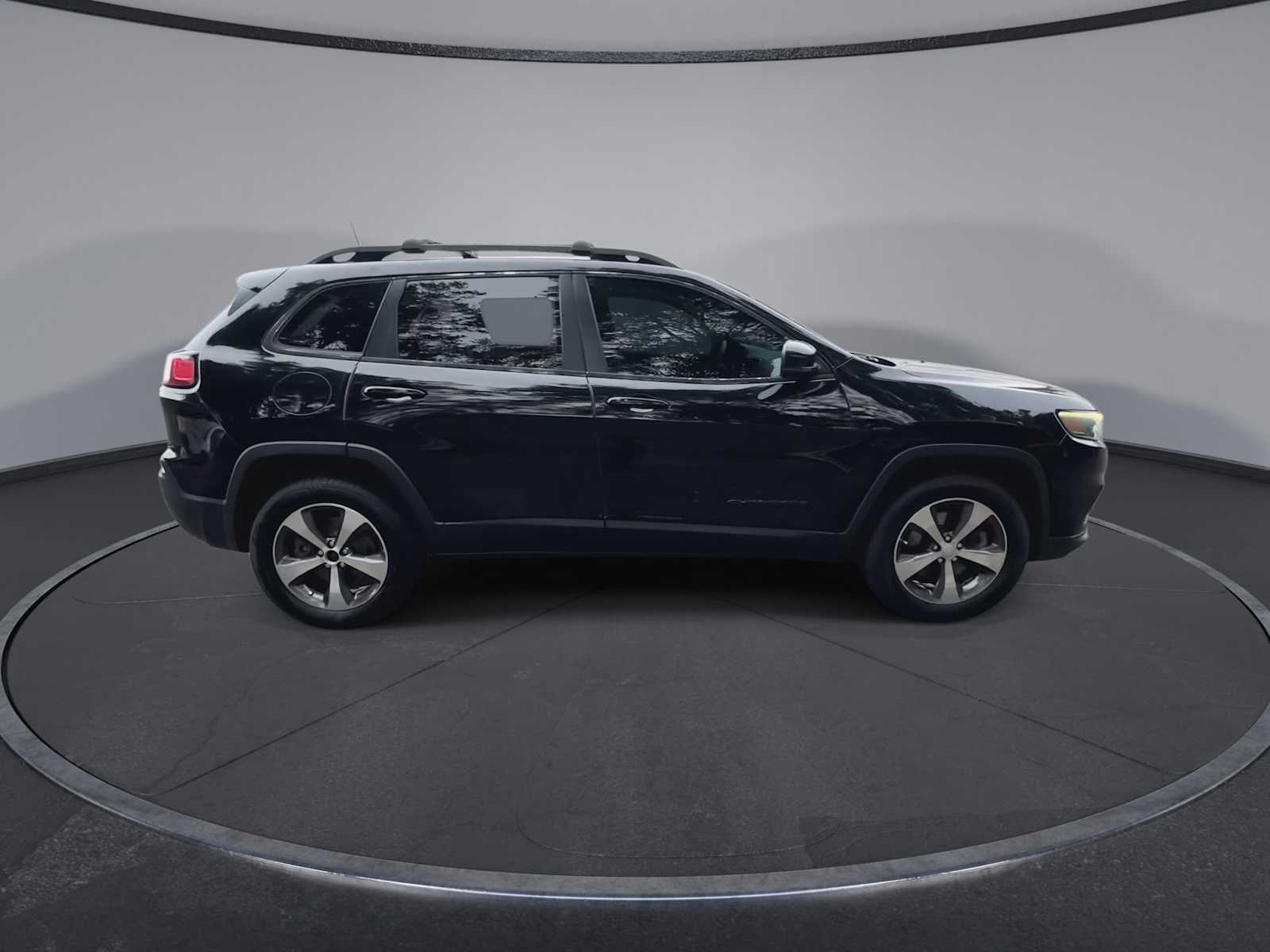 Thumbnail: 2019 Jeep Cherokee - 9