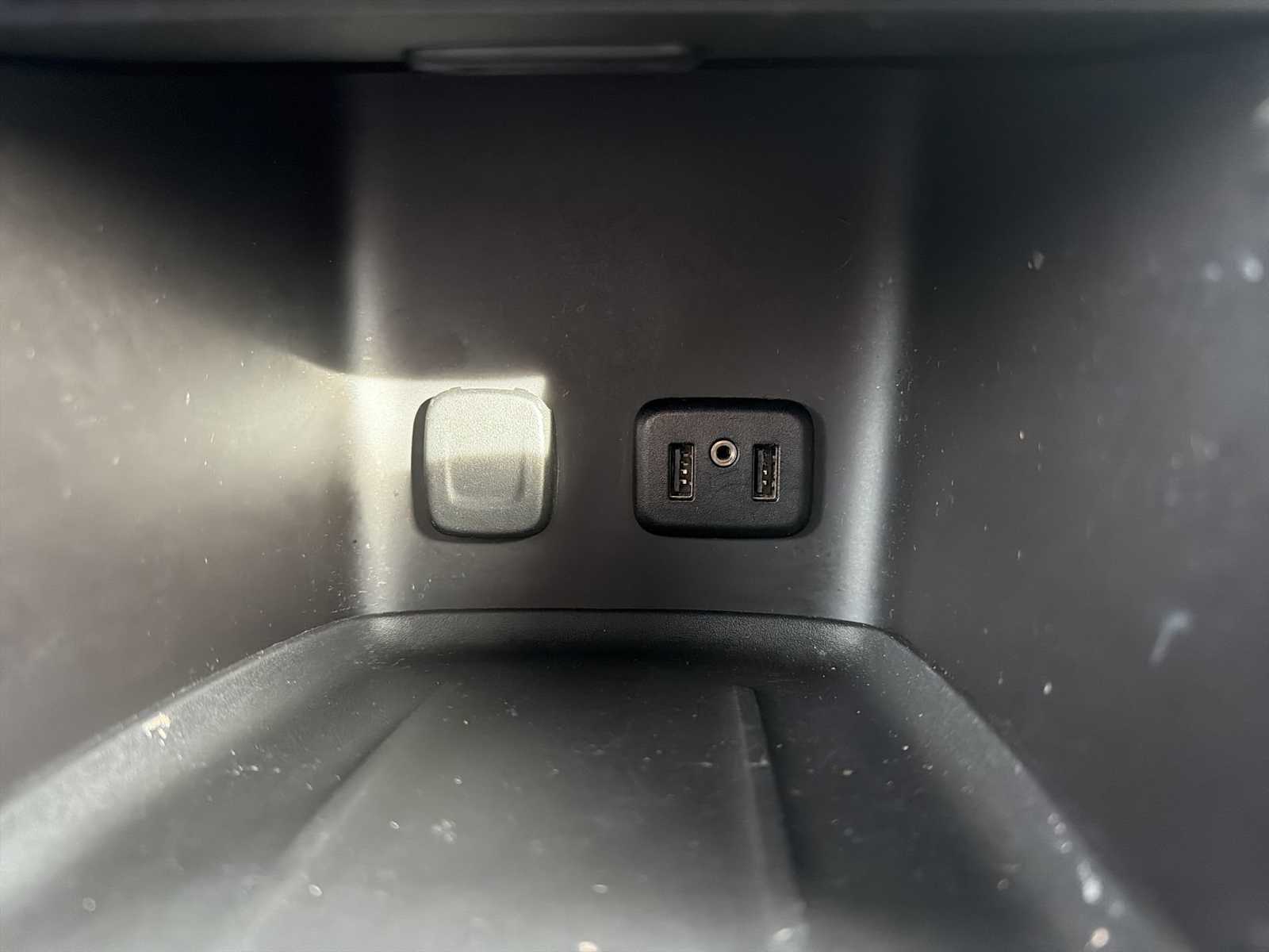 Thumbnail: 2018 GMC Acadia - 31