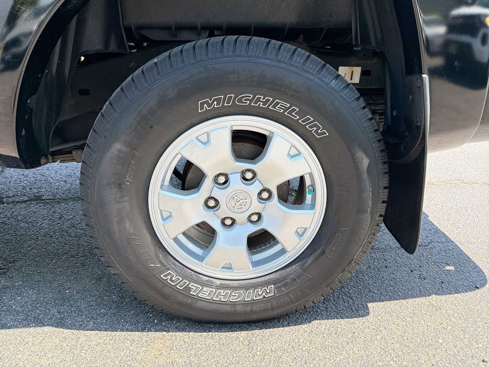 Thumbnail: 2015 Toyota Tacoma - 18