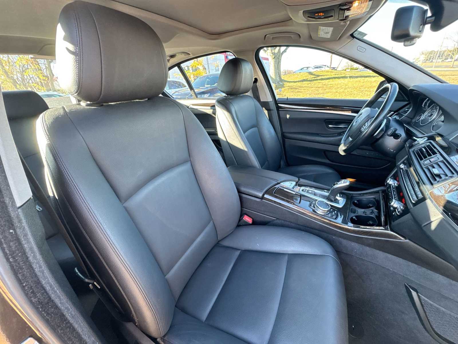 Thumbnail: 2016 BMW 5 Series - 17