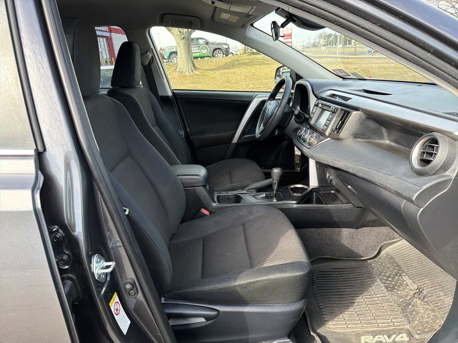 Thumbnail: 2017 Toyota RAV4 - 15