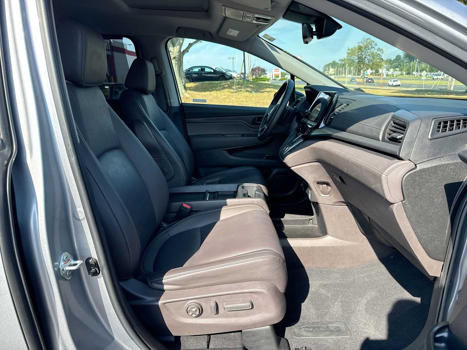 Thumbnail: 2023 Honda Odyssey - 15