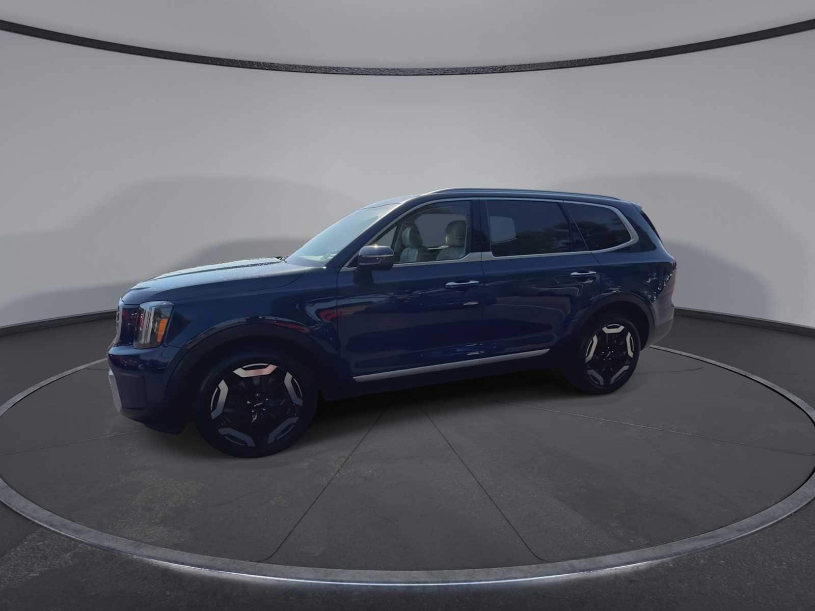 Thumbnail: 2023 Kia Telluride - 3