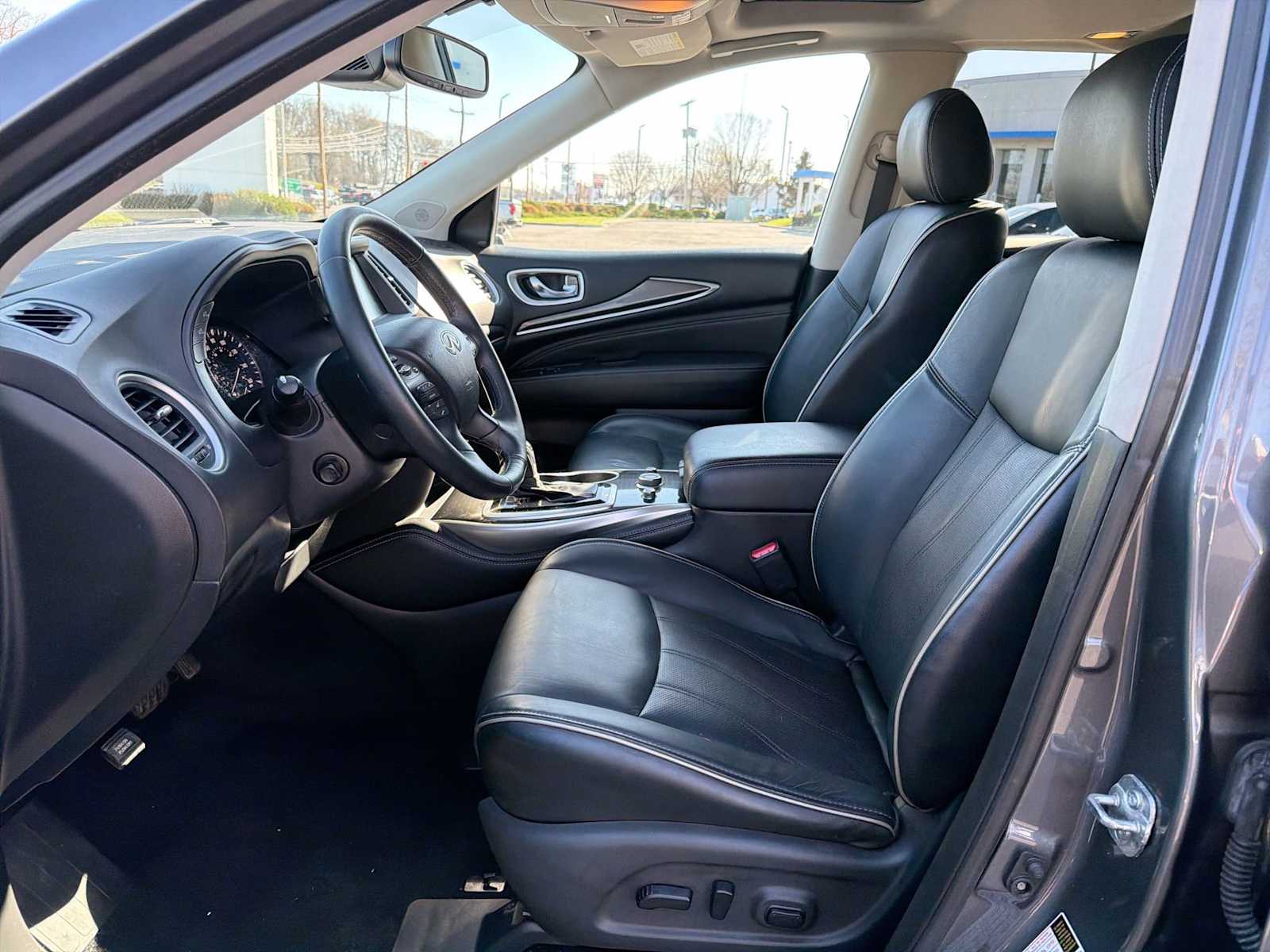 Thumbnail: 2019 INFINITI QX60 - 11