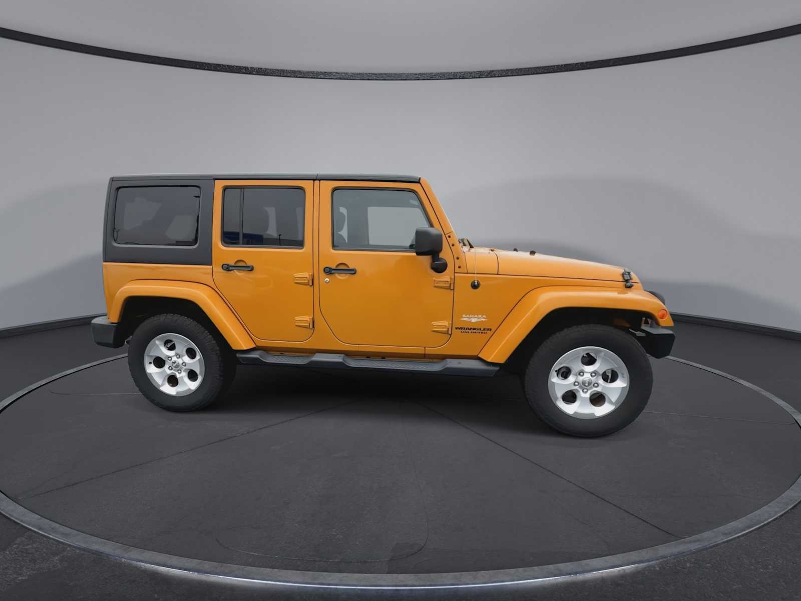 Thumbnail: 2014 Jeep Wrangler - 9