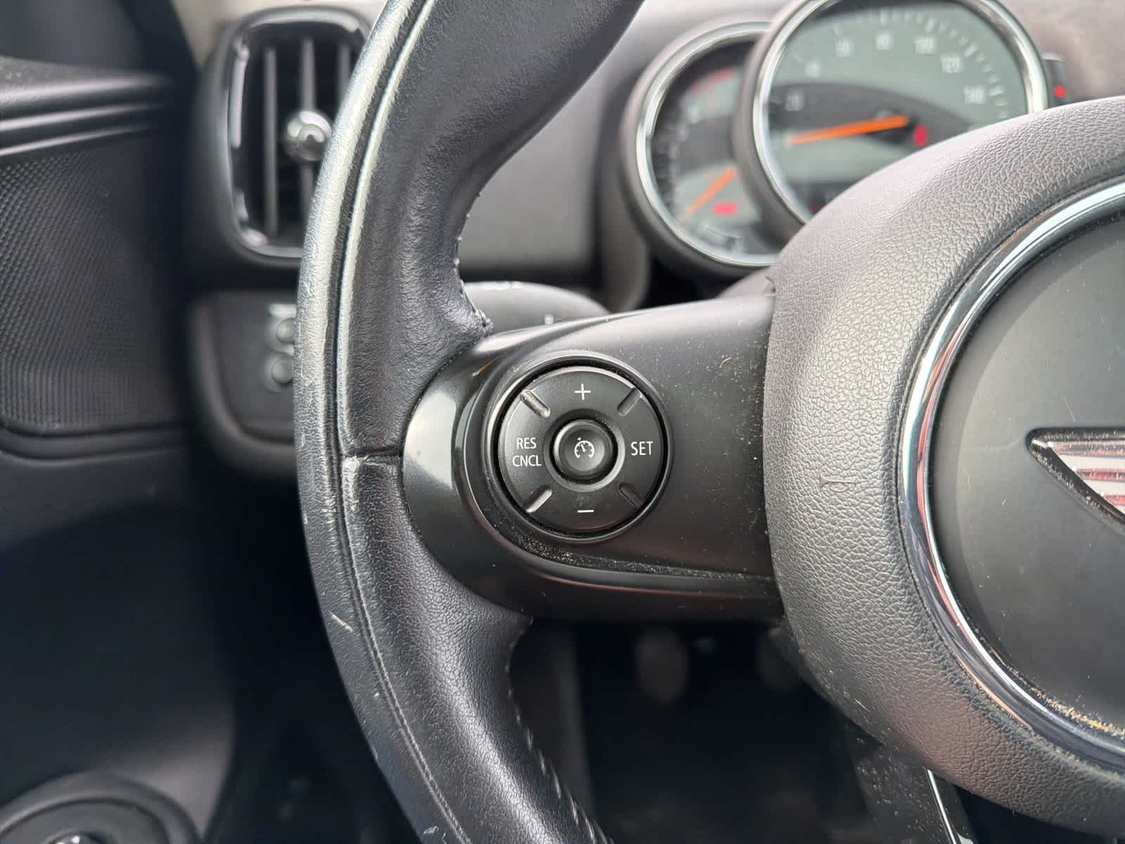 Thumbnail: 2017 MINI Cooper Countryman - 17