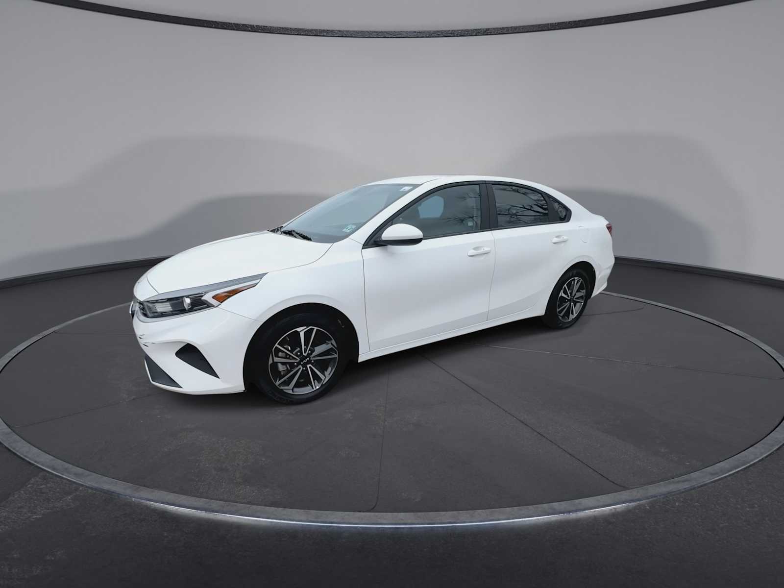 Thumbnail: 2022 Kia Forte - 4
