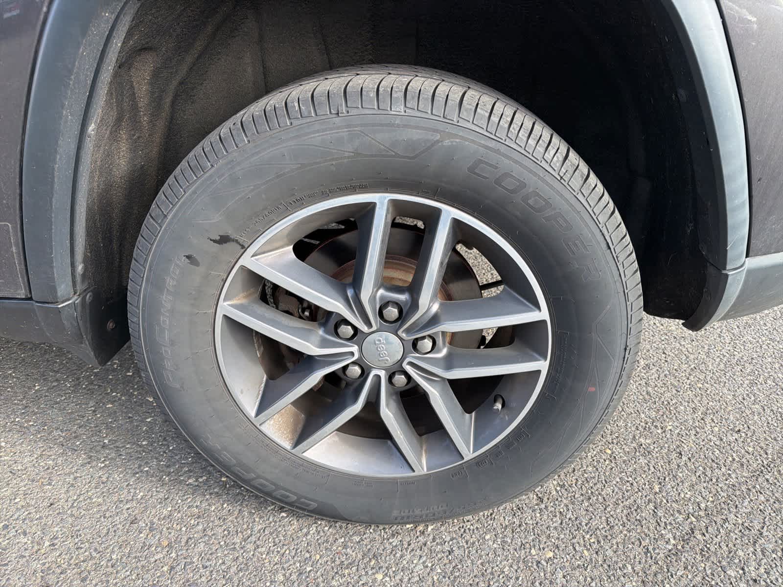 Thumbnail: 2017 Jeep Grand Cherokee - 24