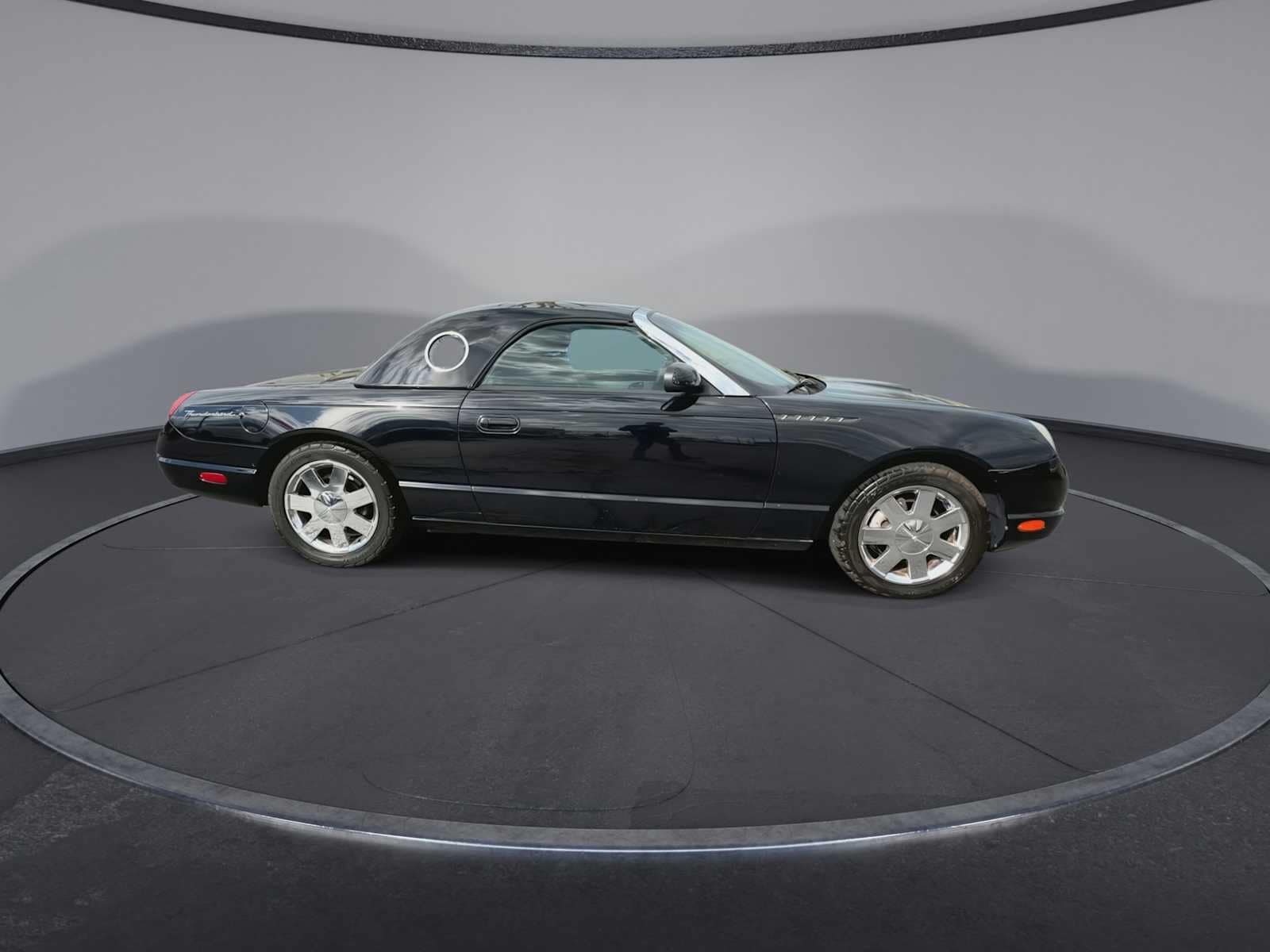 Thumbnail: 2002 Ford Thunderbird - 9