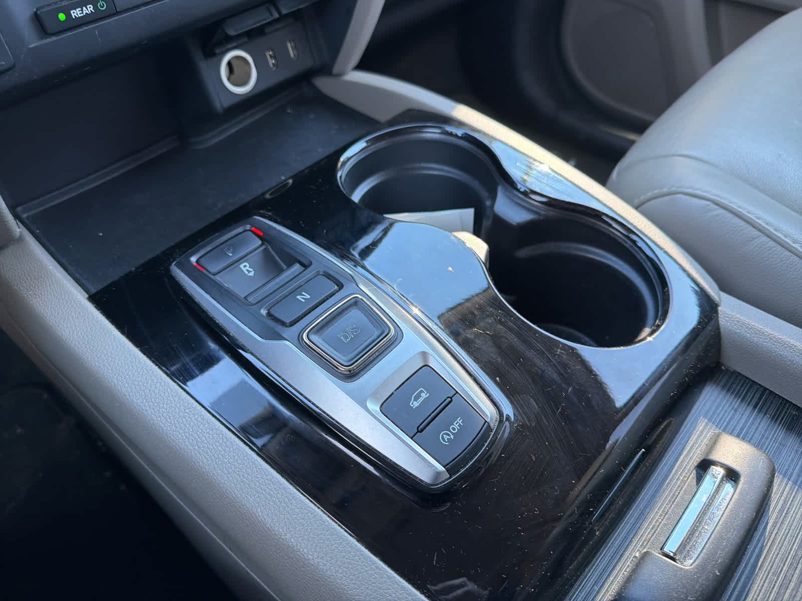 Thumbnail: 2016 Honda Pilot - 17