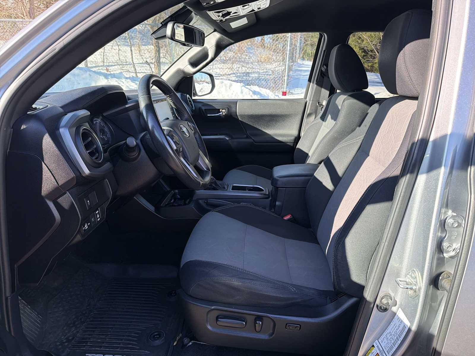 Thumbnail: 2020 Toyota Tacoma - 11