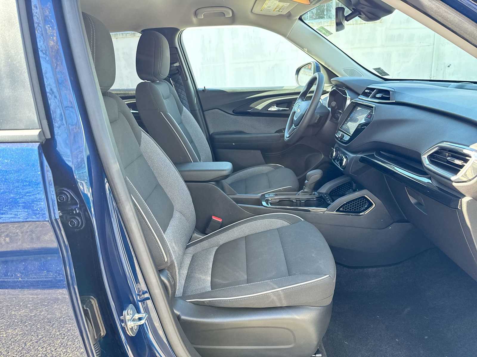 Thumbnail: 2023 Chevrolet TrailBlazer - 15