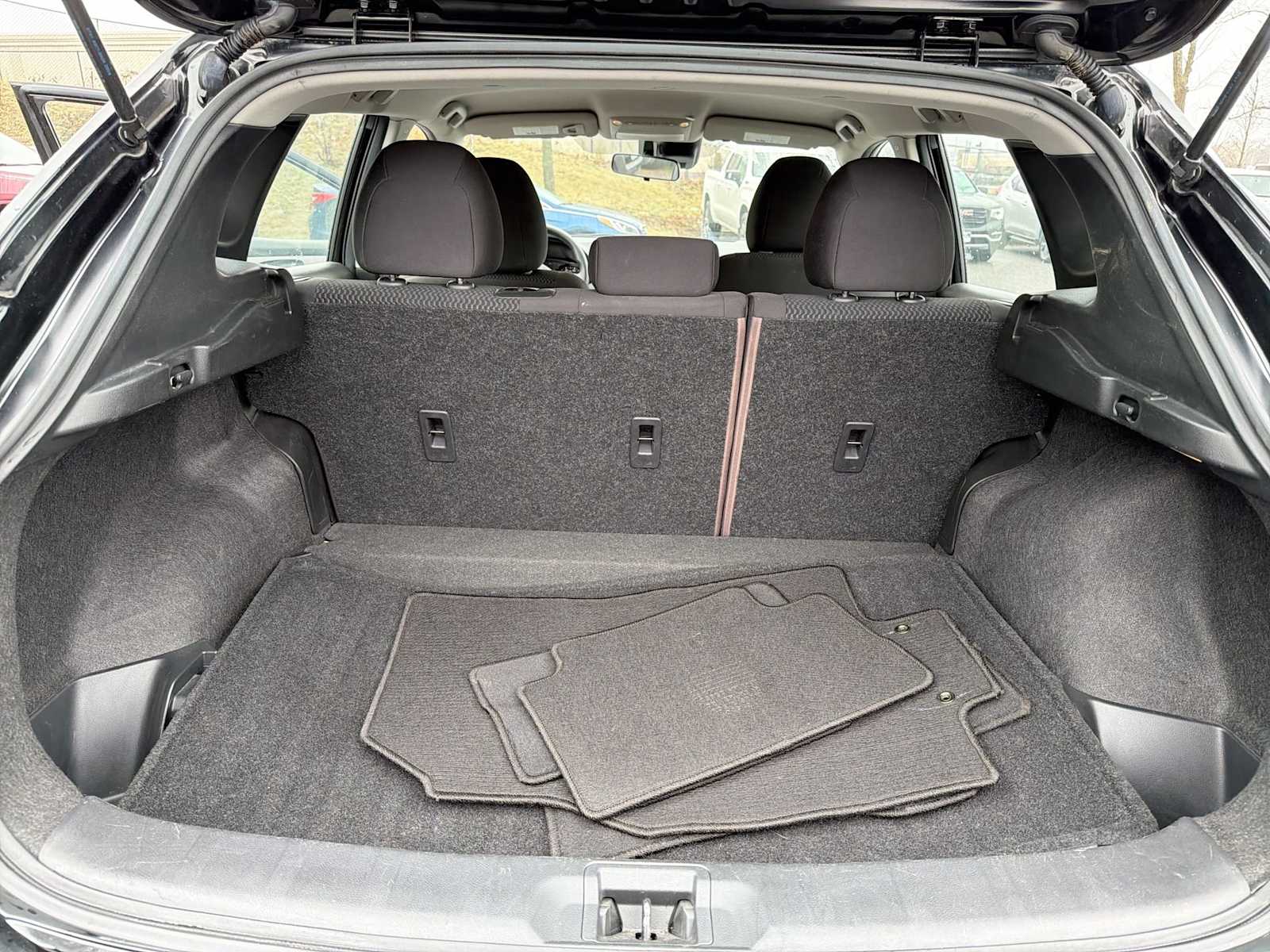 Thumbnail: 2020 Nissan Rogue Sport - 31