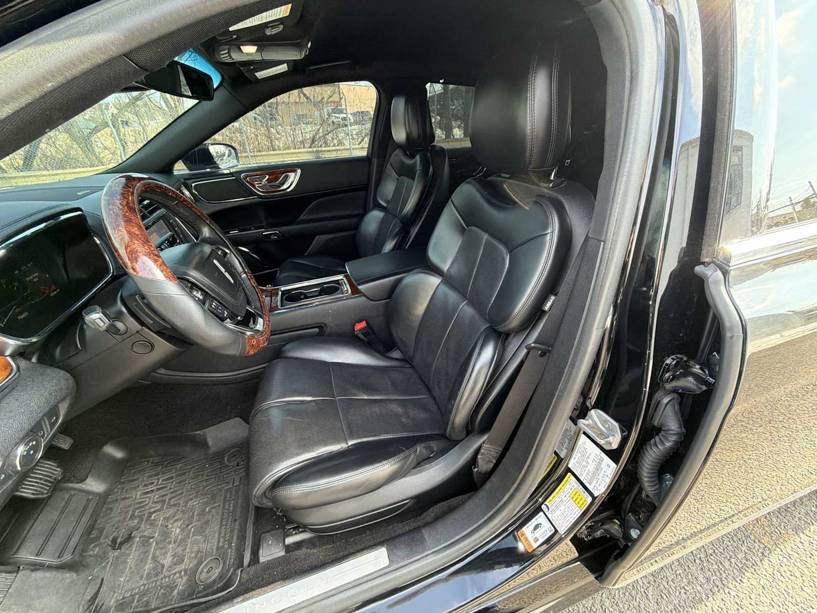 Thumbnail: 2020 Lincoln Continental - 21