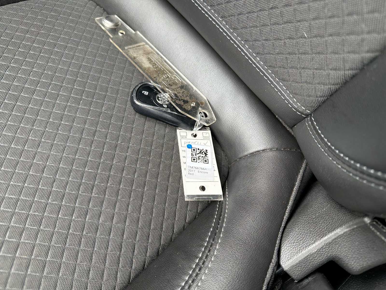 Thumbnail: 2017 Buick Encore - 31