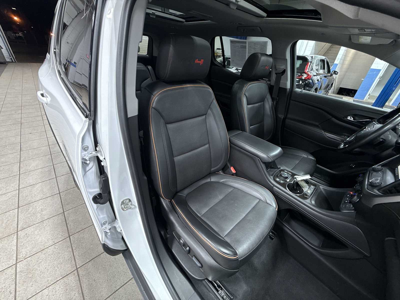 Thumbnail: 2022 GMC Acadia - 16