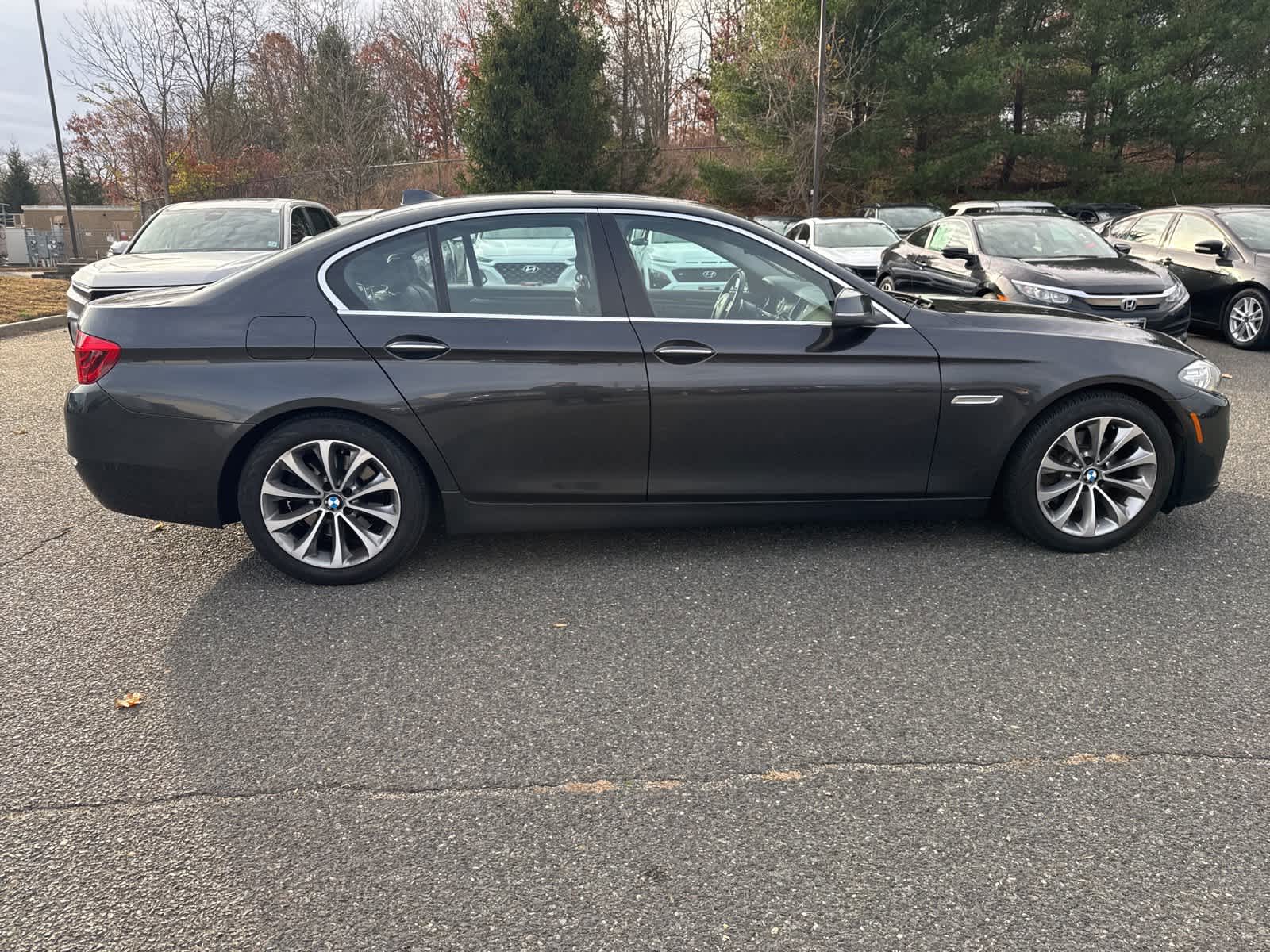 Thumbnail: 2016 BMW 5 Series - 6