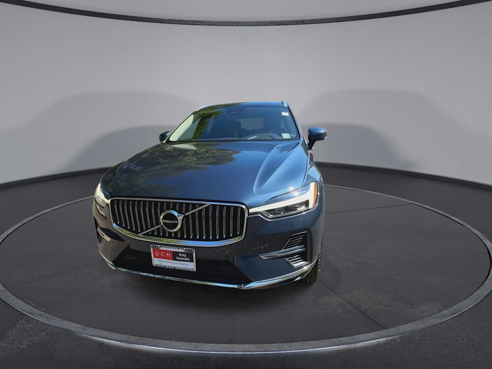 Thumbnail: 2022 Volvo XC60 - 3