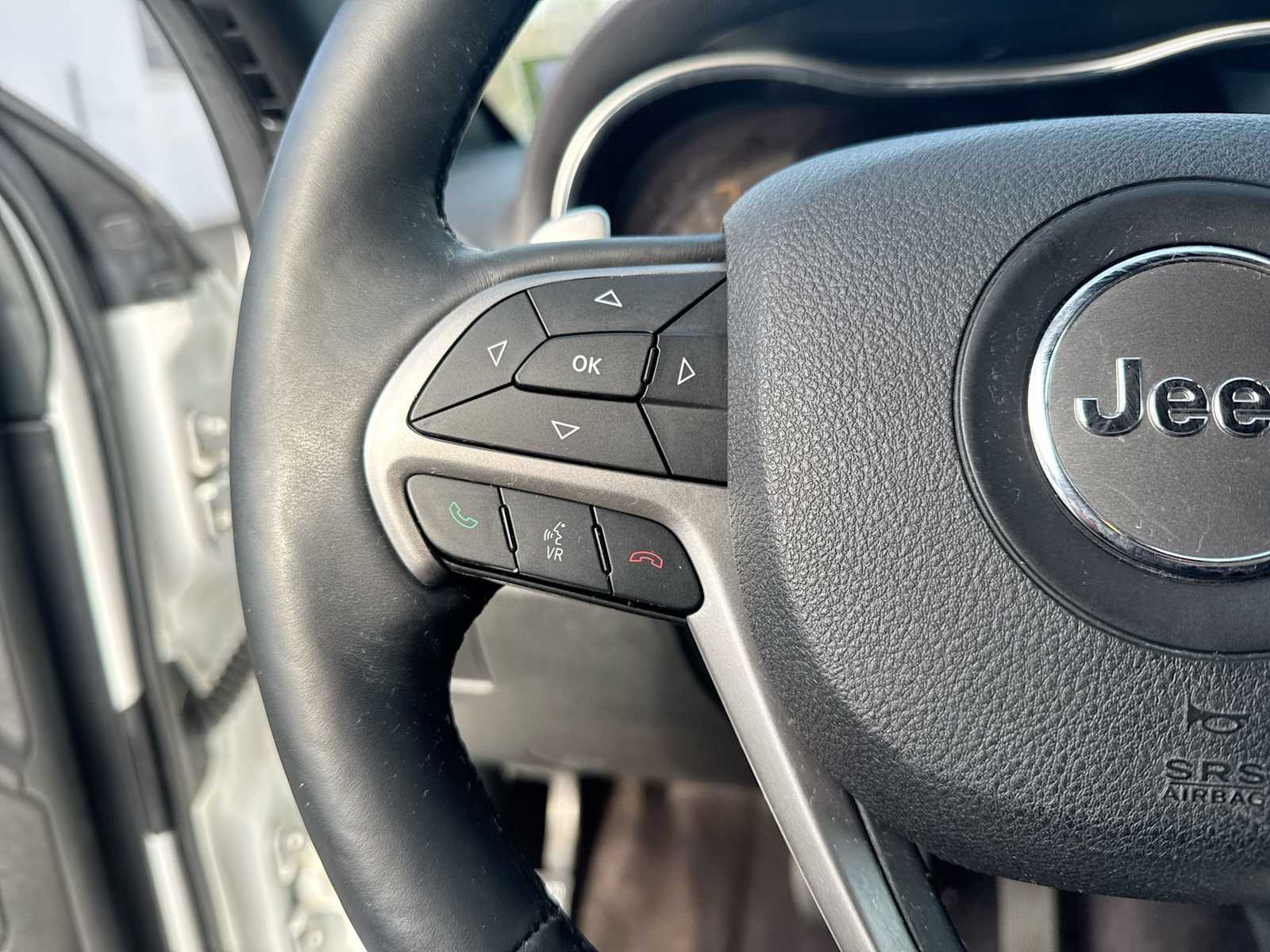 Thumbnail: 2017 Jeep Grand Cherokee - 25