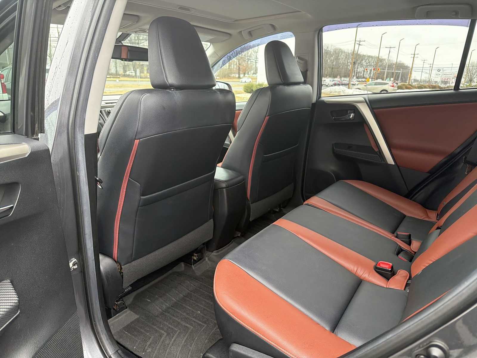 Thumbnail: 2015 Toyota RAV4 - 12