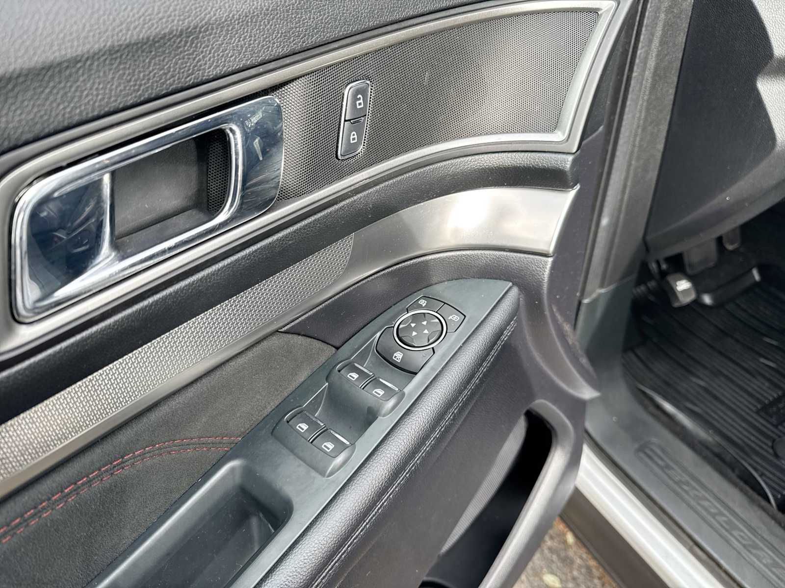 Thumbnail: 2019 Ford Explorer - 22