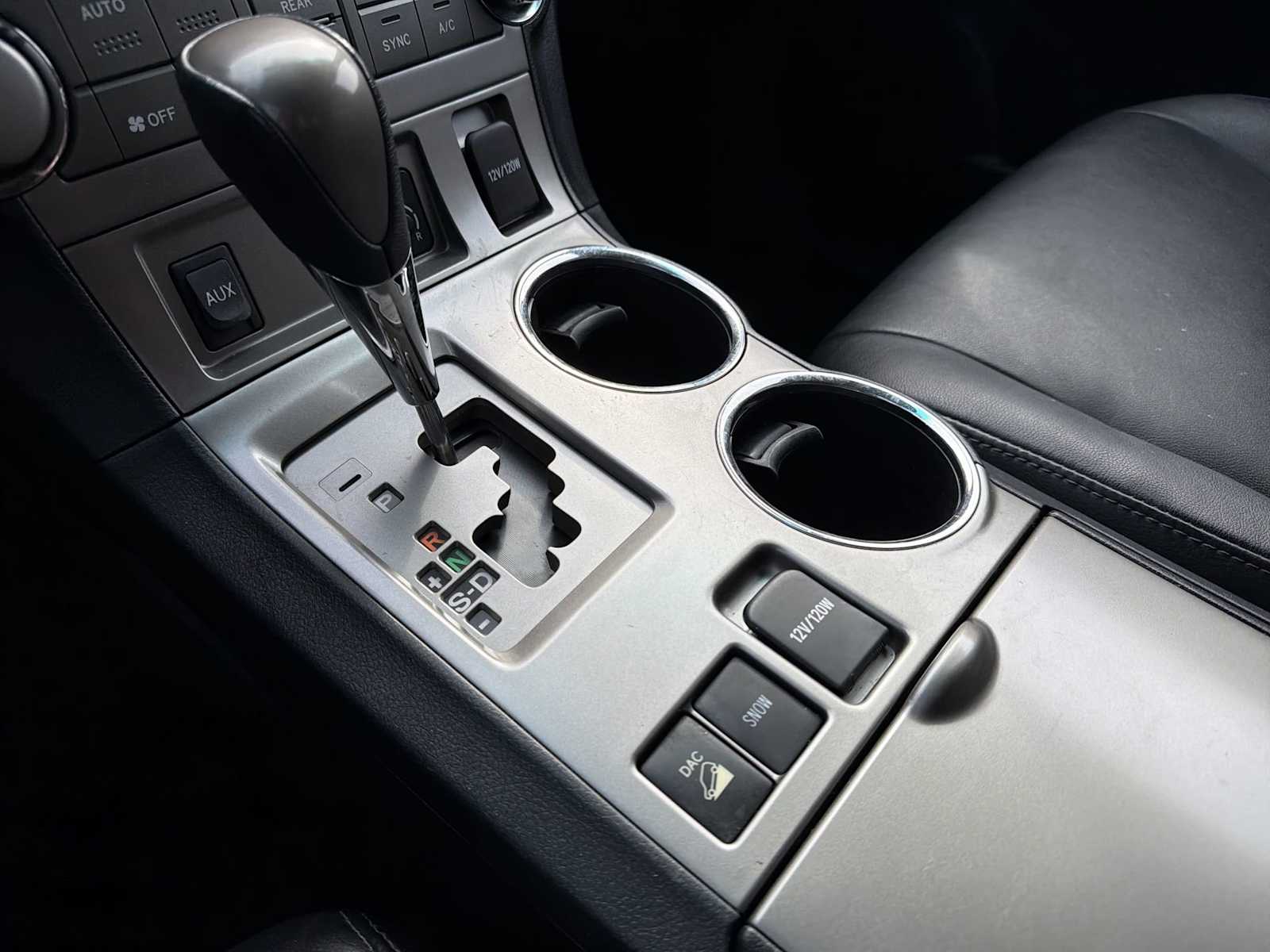 Thumbnail: 2010 Toyota Highlander - 30