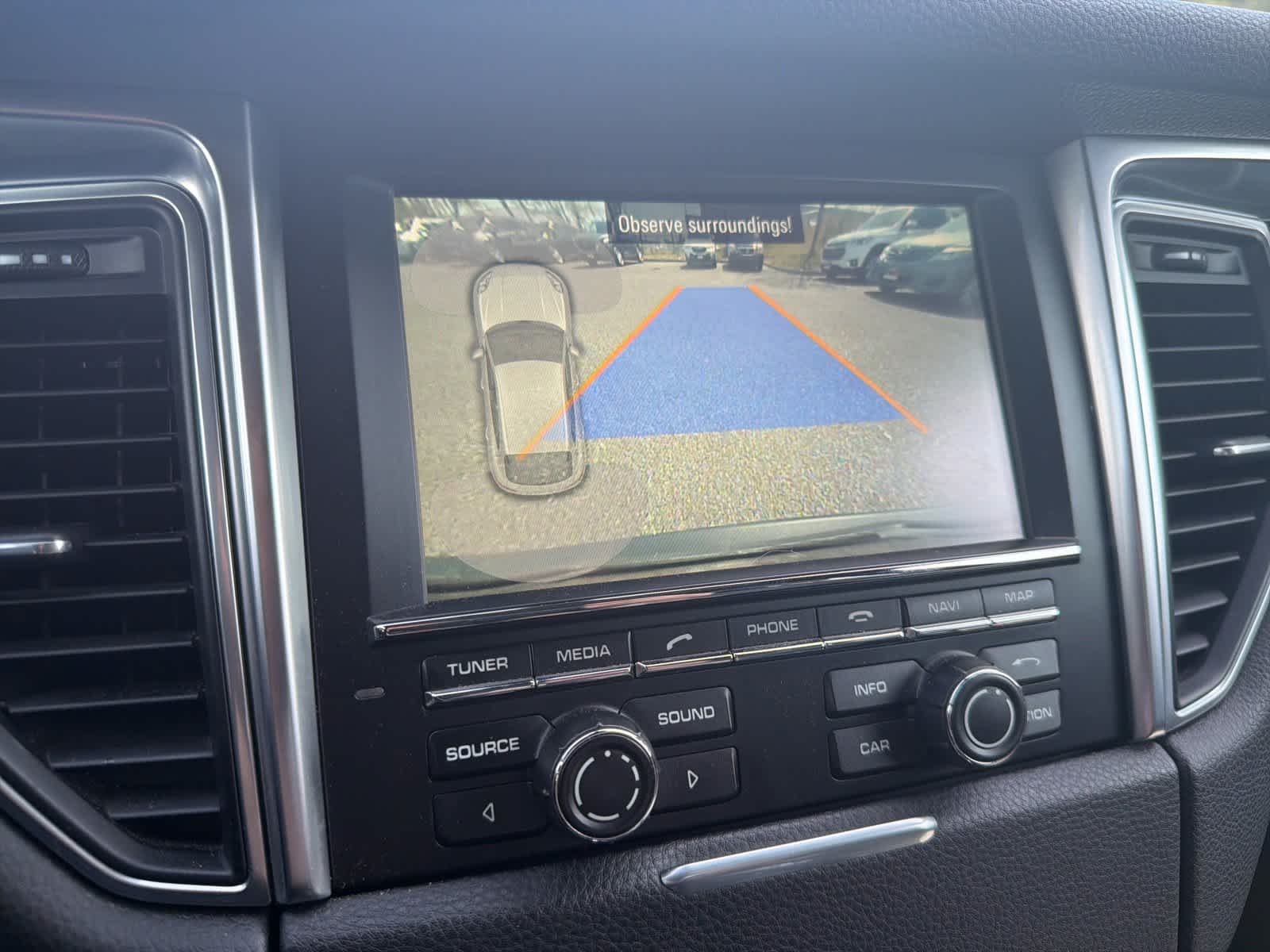 Thumbnail: 2016 Porsche Macan - 14