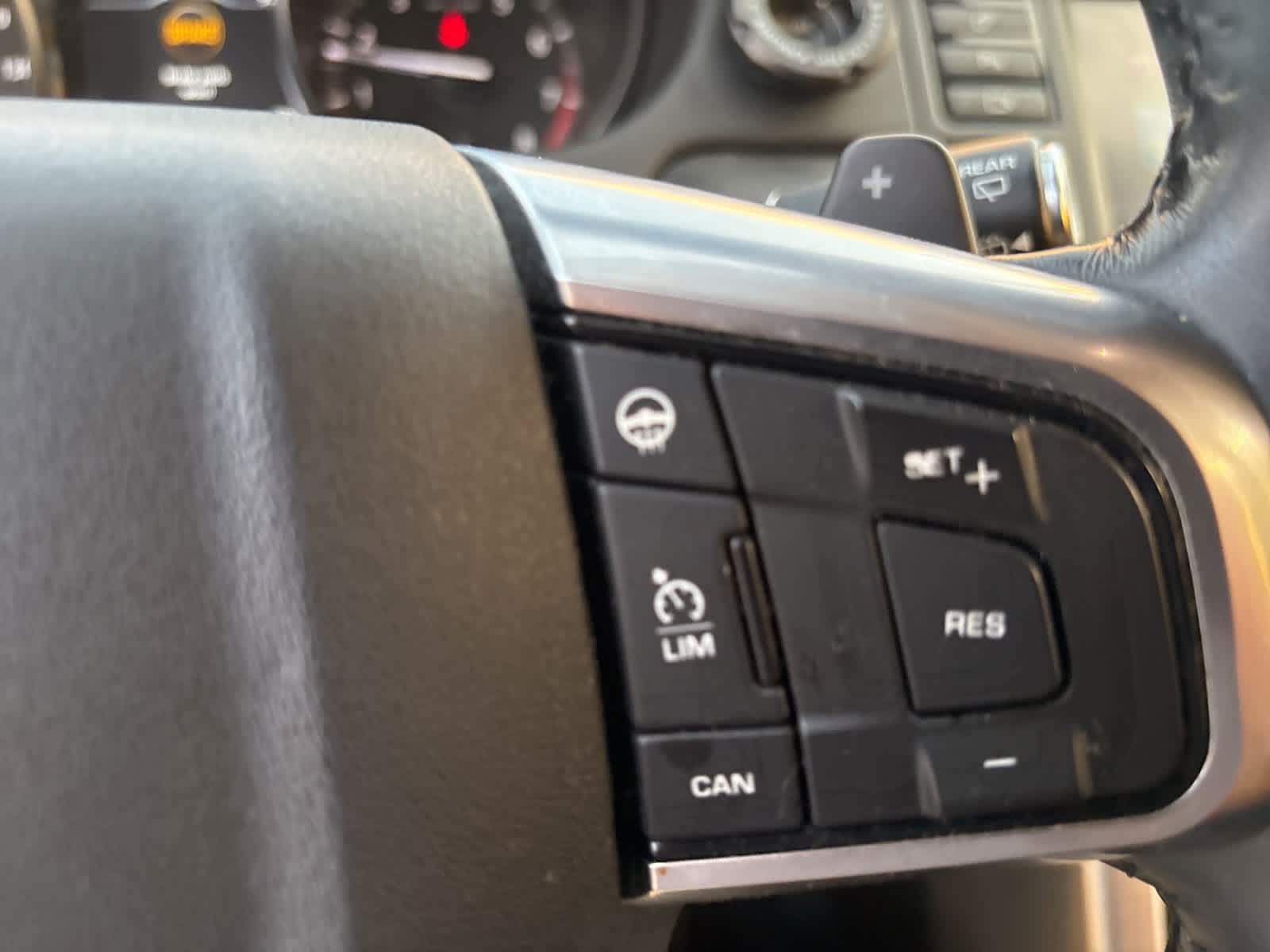 Thumbnail: 2018 Land Rover Discovery Sport - 9