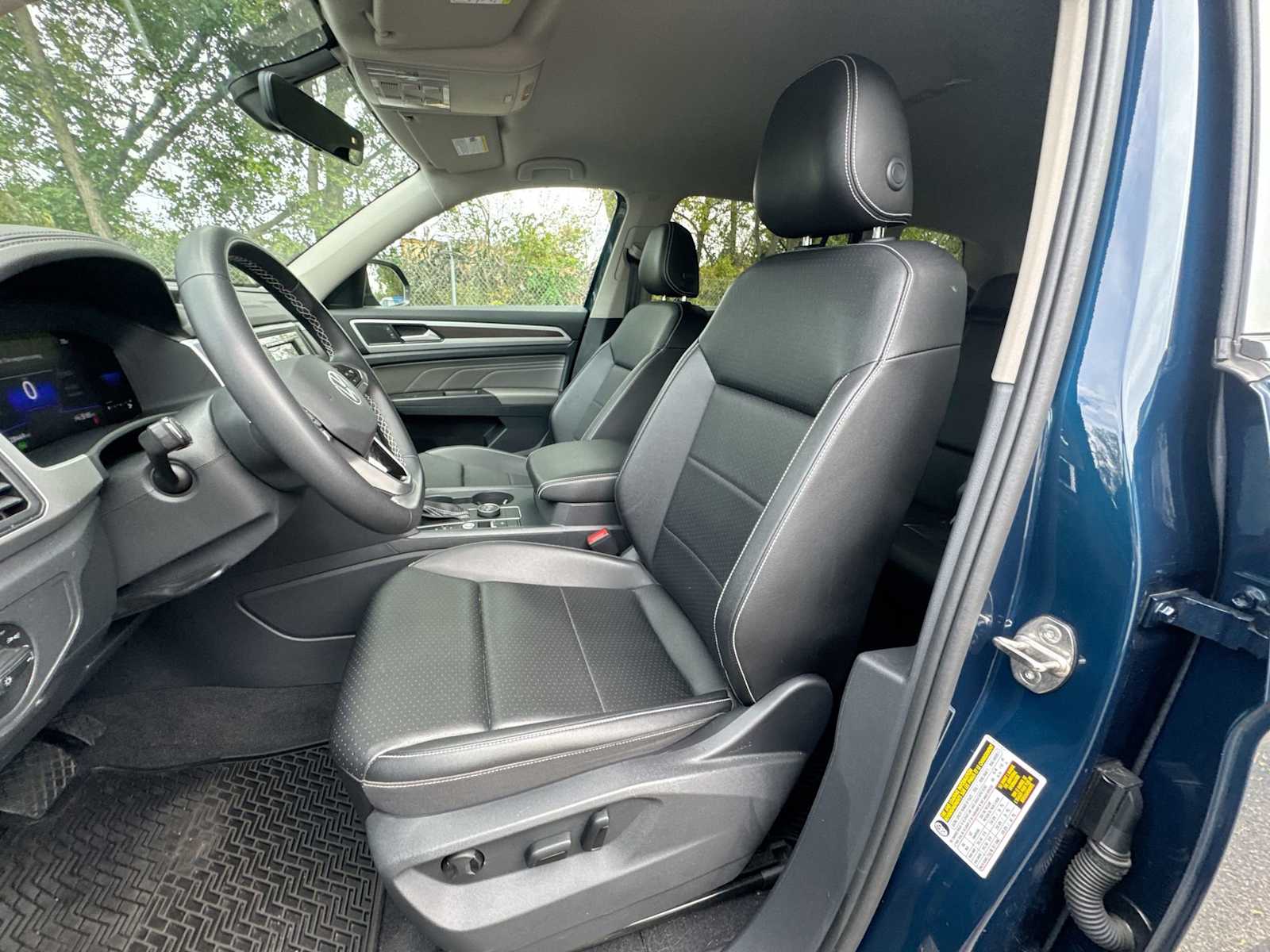 Thumbnail: 2022 Volkswagen Atlas - 21