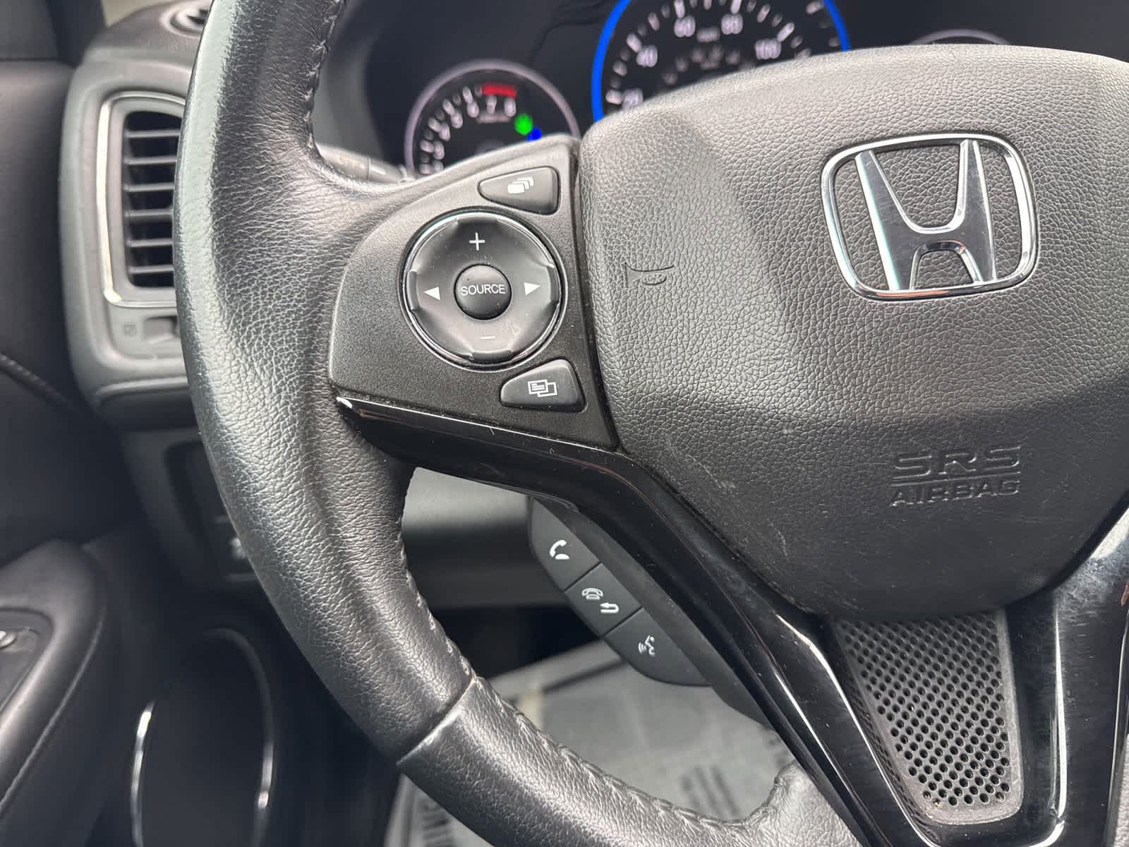 Thumbnail: 2016 Honda HR-V - 15