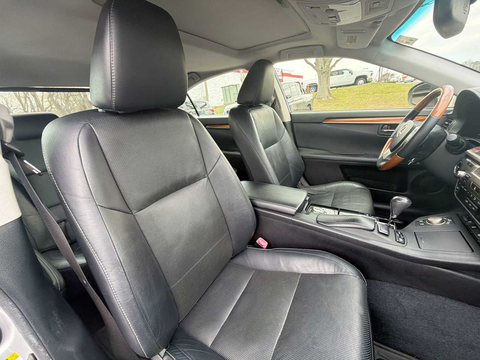 Thumbnail: 2013 Lexus ES - 17