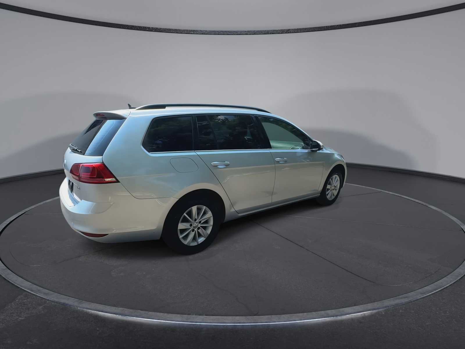 Thumbnail: 2015 Volkswagen e-Golf - 8