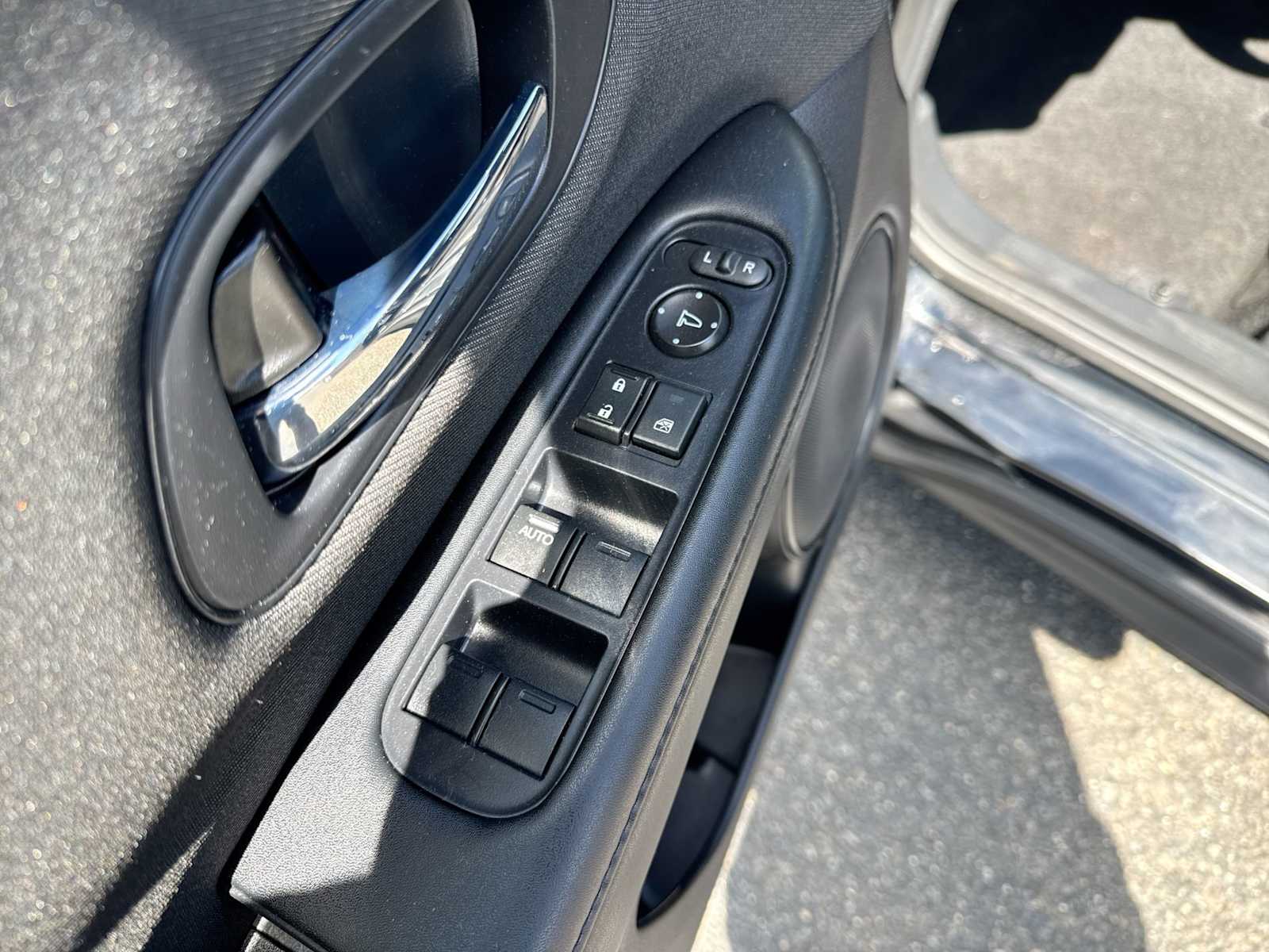 2022 Honda HR-V LX 22