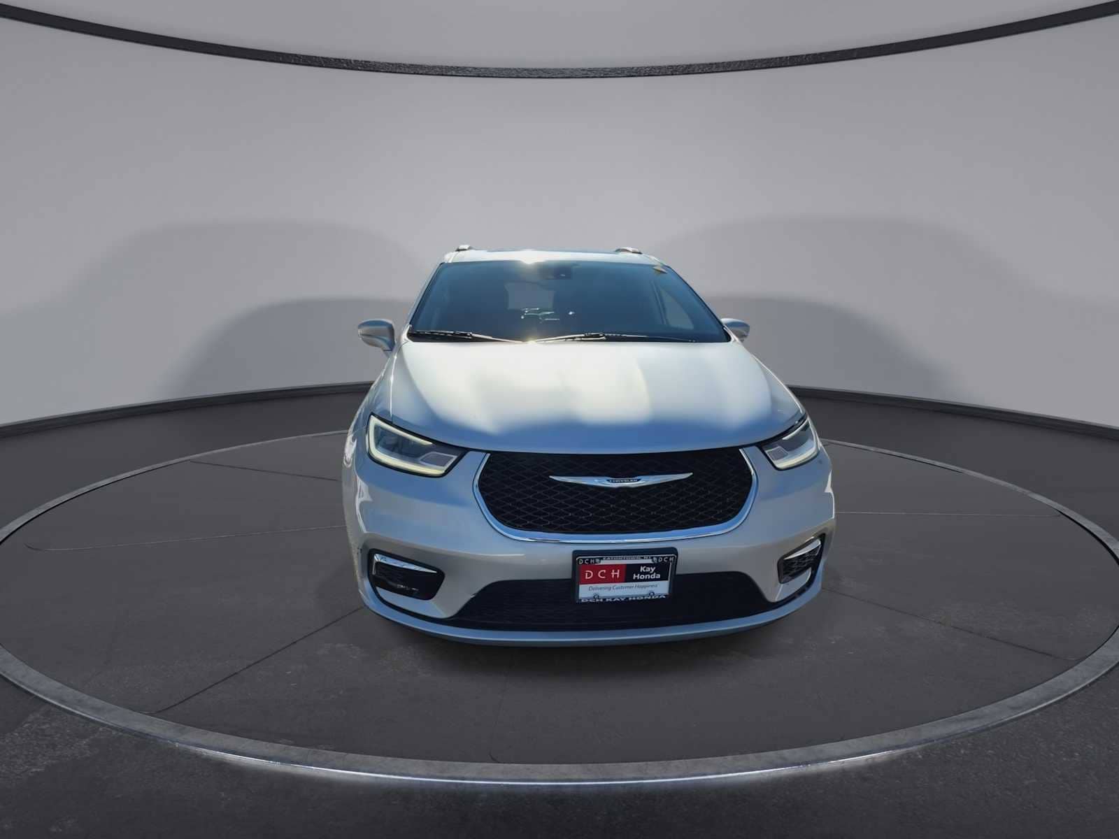 Thumbnail: 2022 Chrysler Pacifica - 3