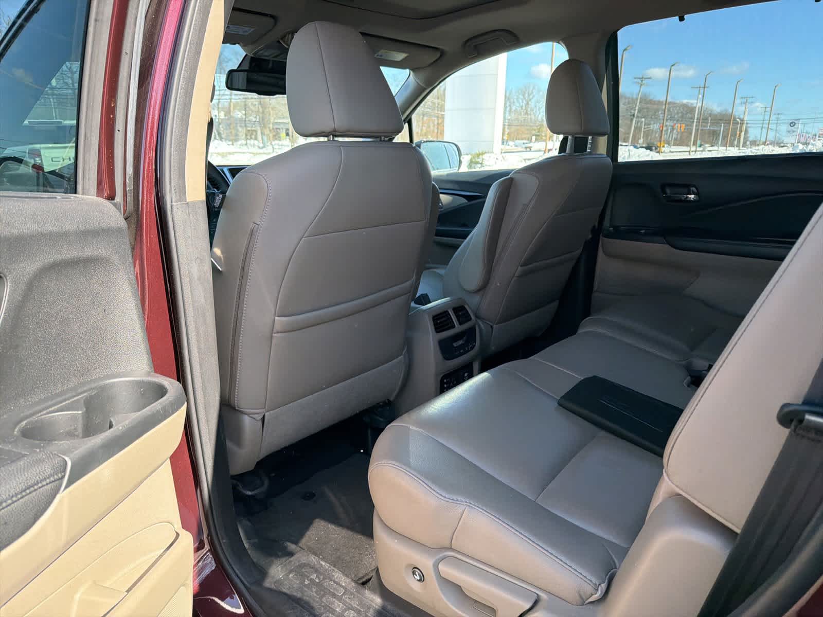 Thumbnail: 2016 Honda Pilot - 9