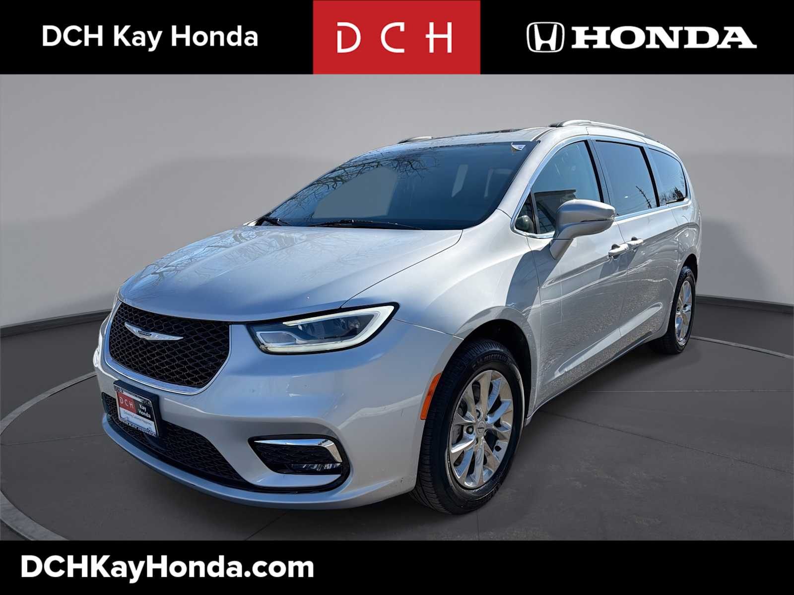 Thumbnail: 2022 Chrysler Pacifica - 1