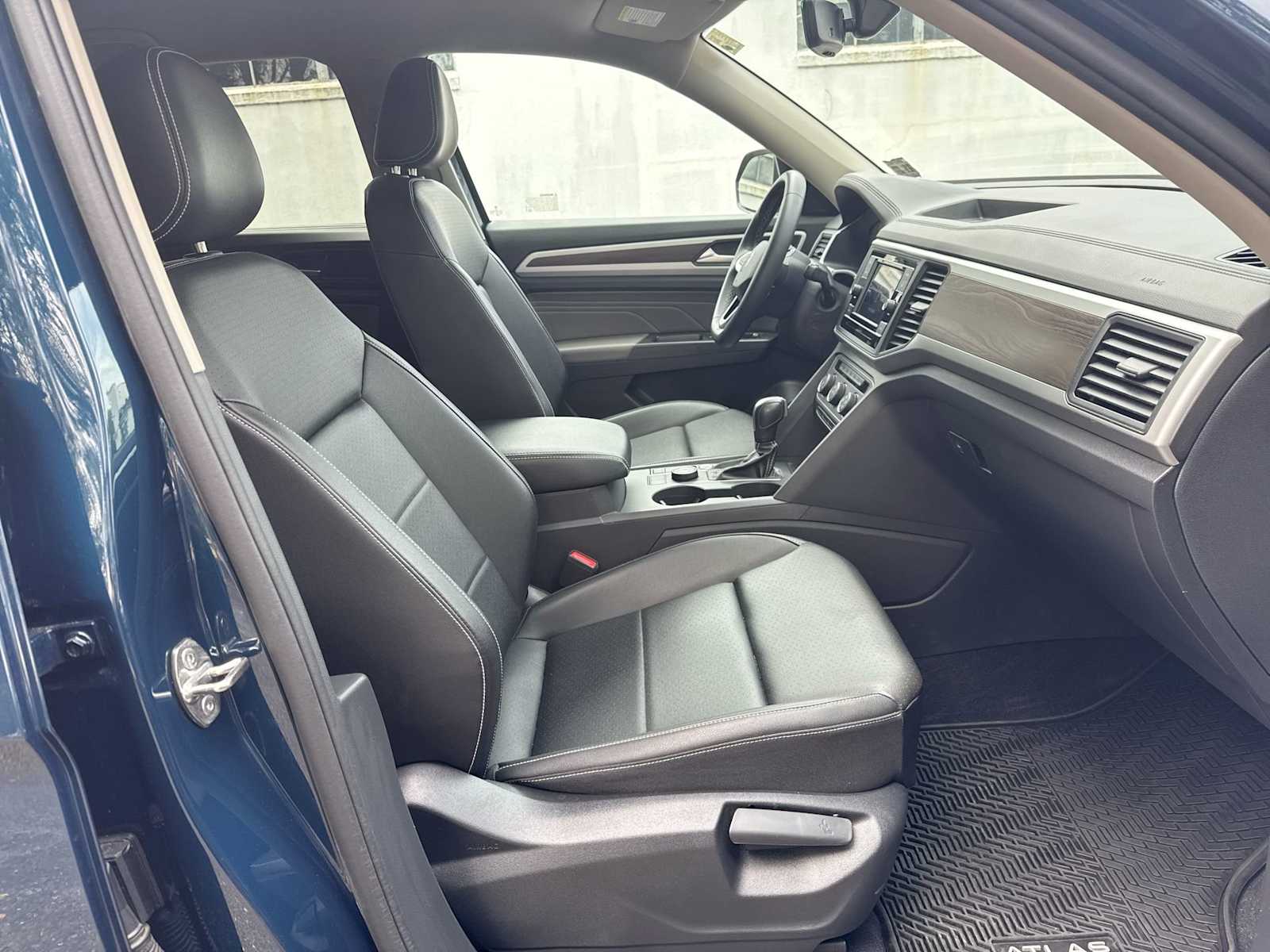 Thumbnail: 2022 Volkswagen Atlas - 15