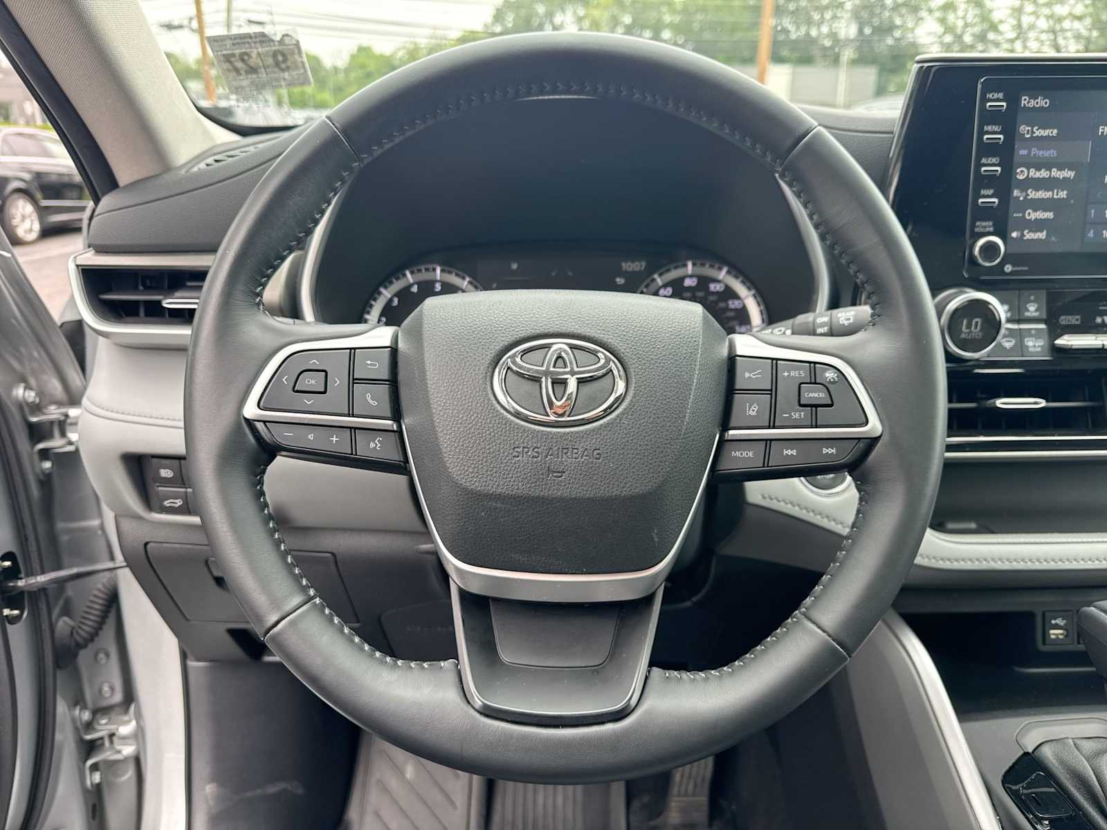 2022 Toyota Highlander XLE 24
