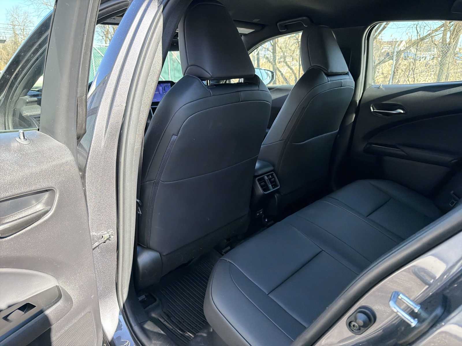 Thumbnail: 2023 Lexus UX - 12