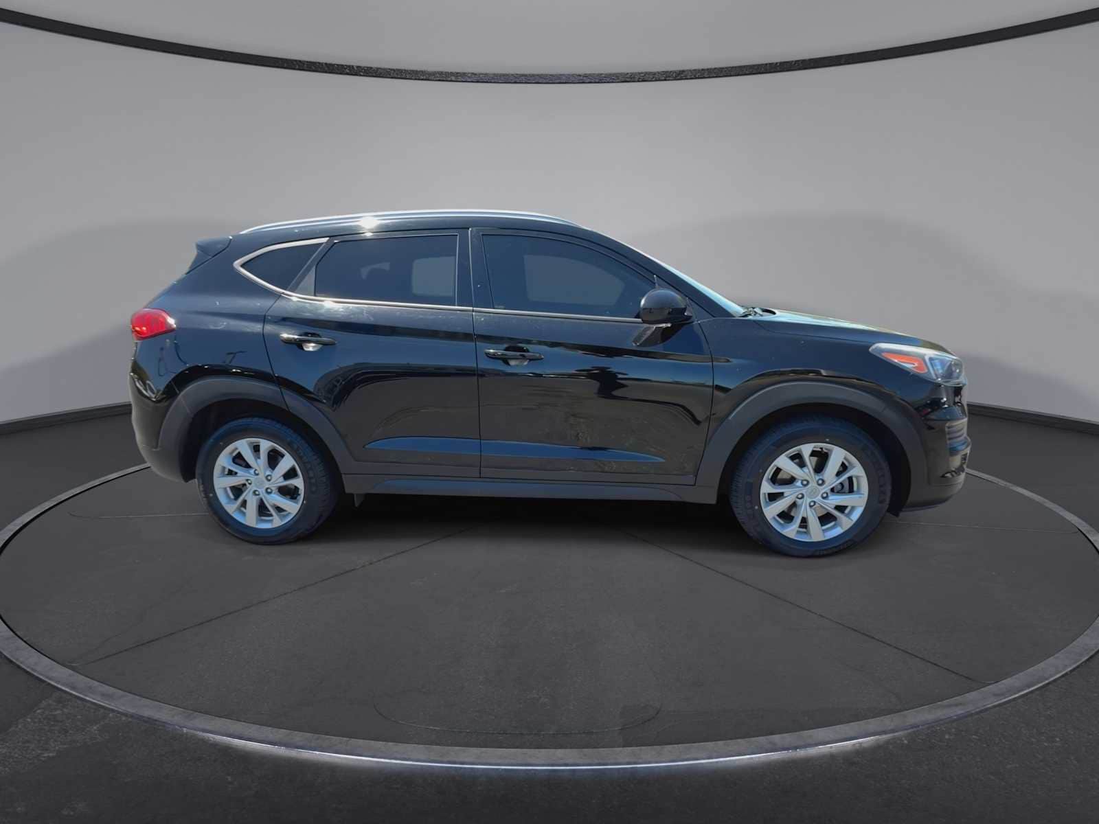 Thumbnail: 2019 Hyundai Tucson - 9